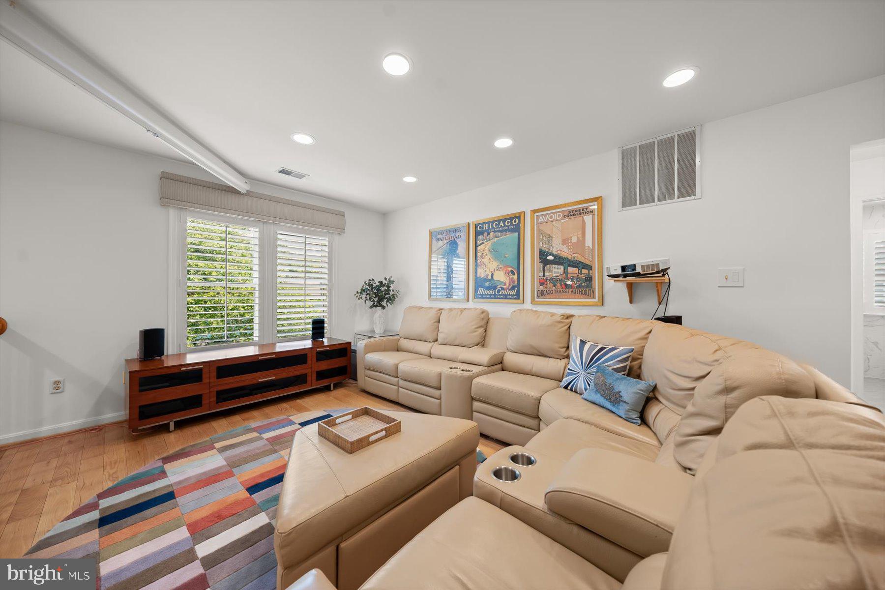 3422 Silver Maple Pl