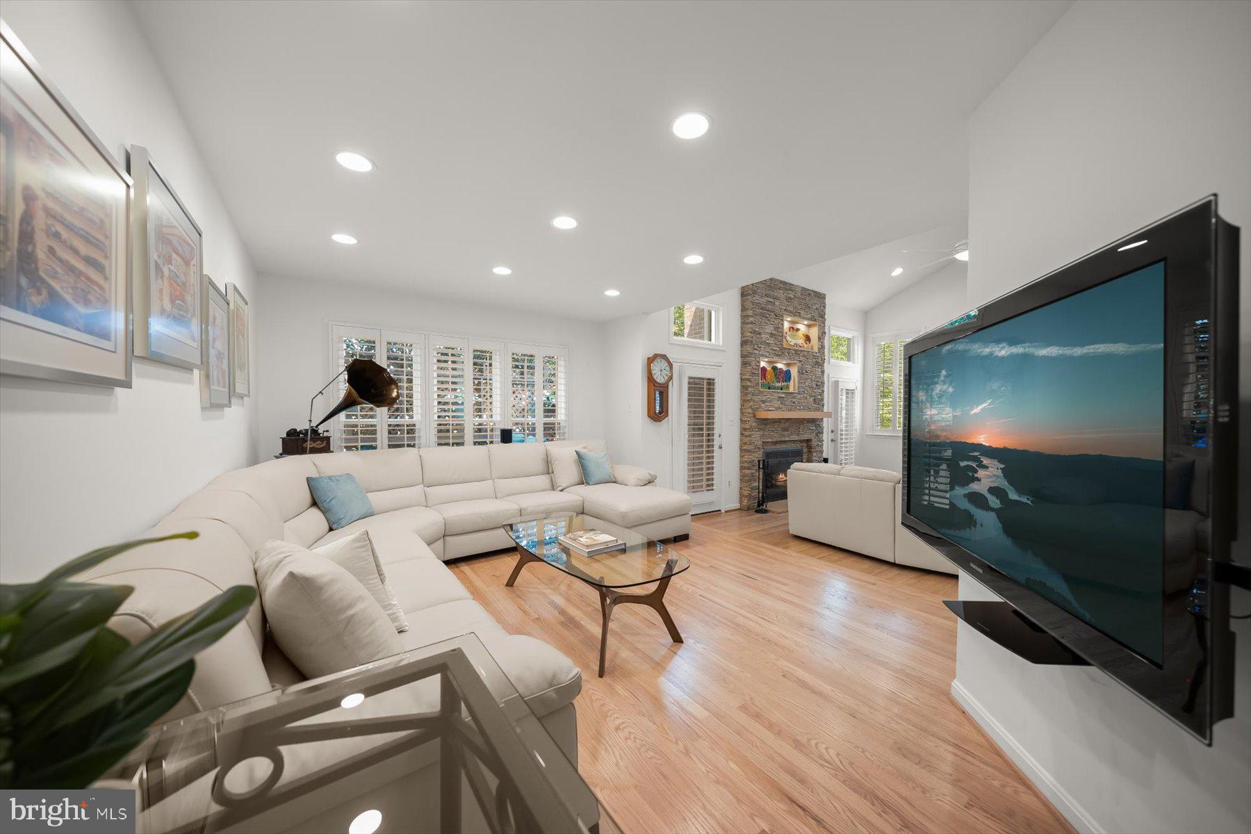 3422 Silver Maple Pl