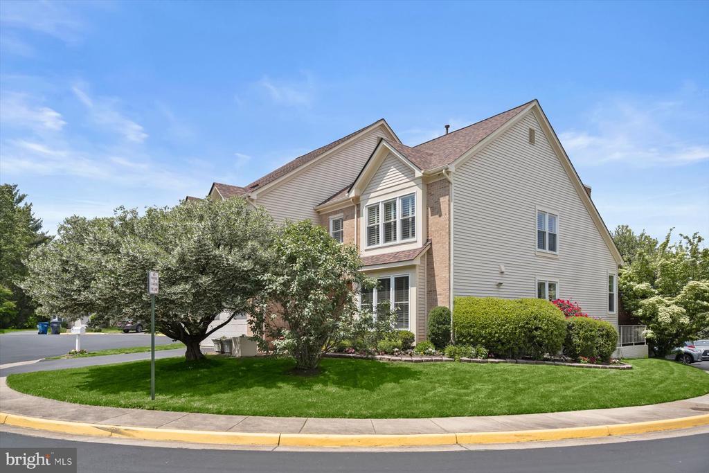 3422 Silver Maple Pl
