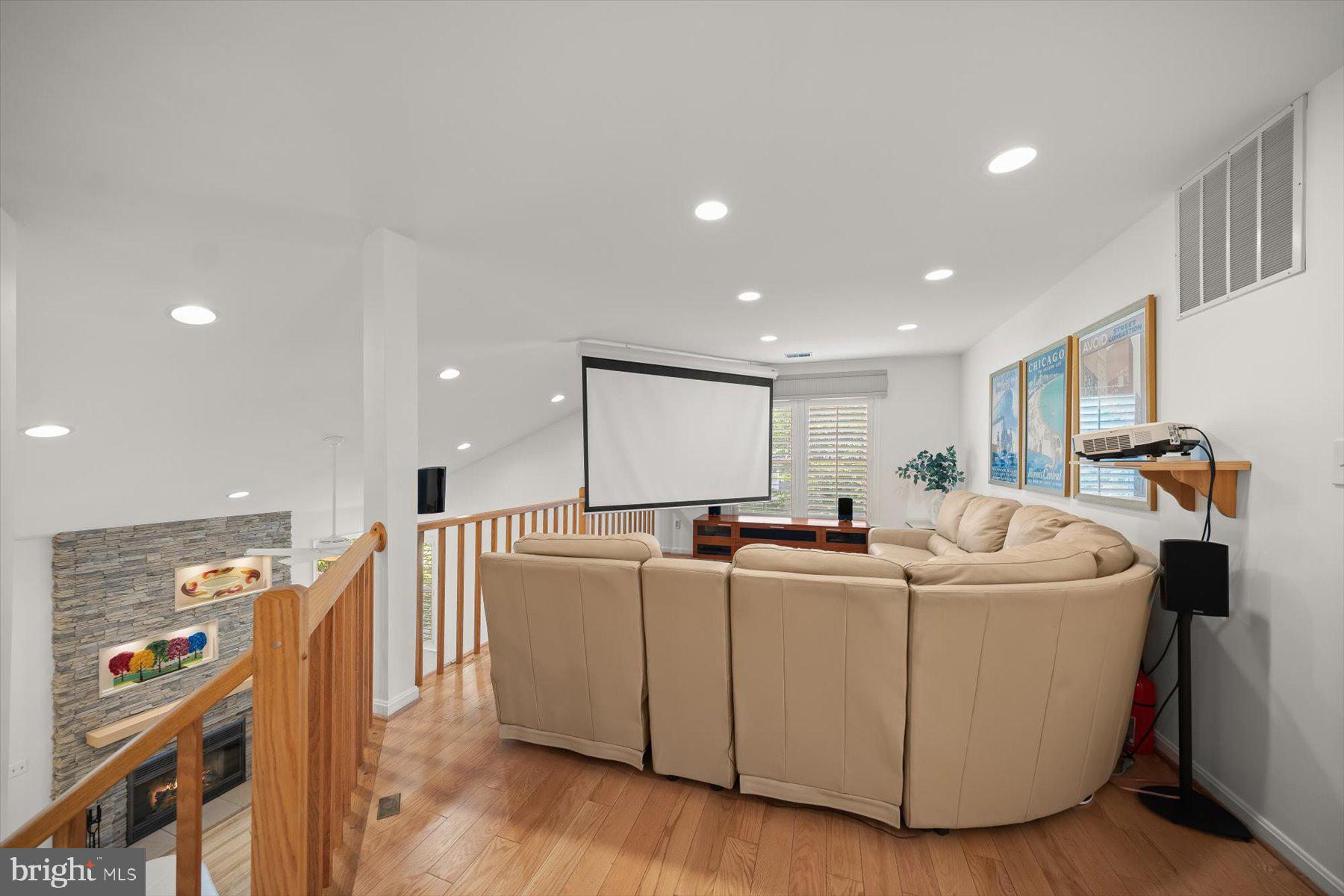 3422 Silver Maple Pl