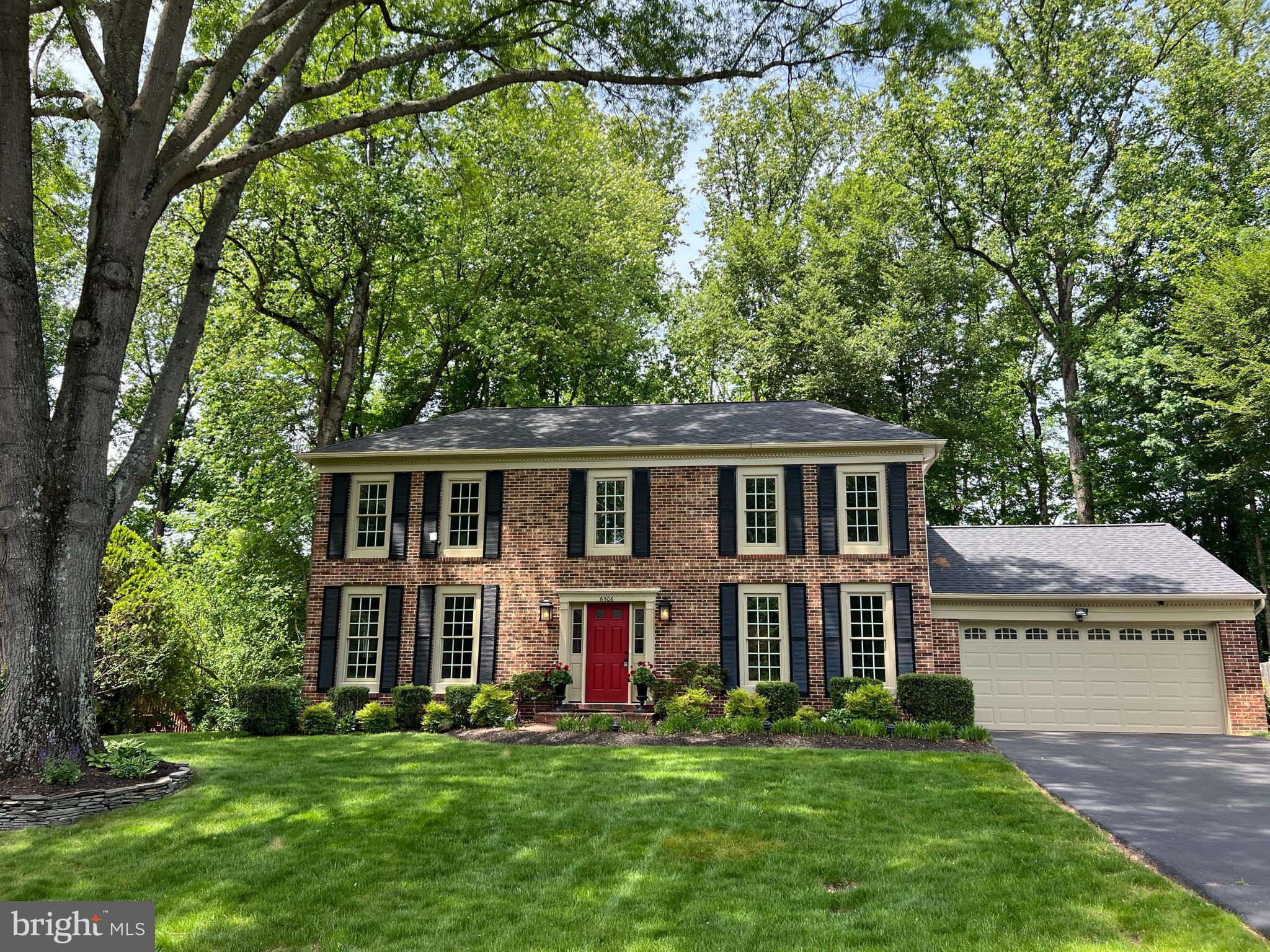 6506 BELLAMINE COURT