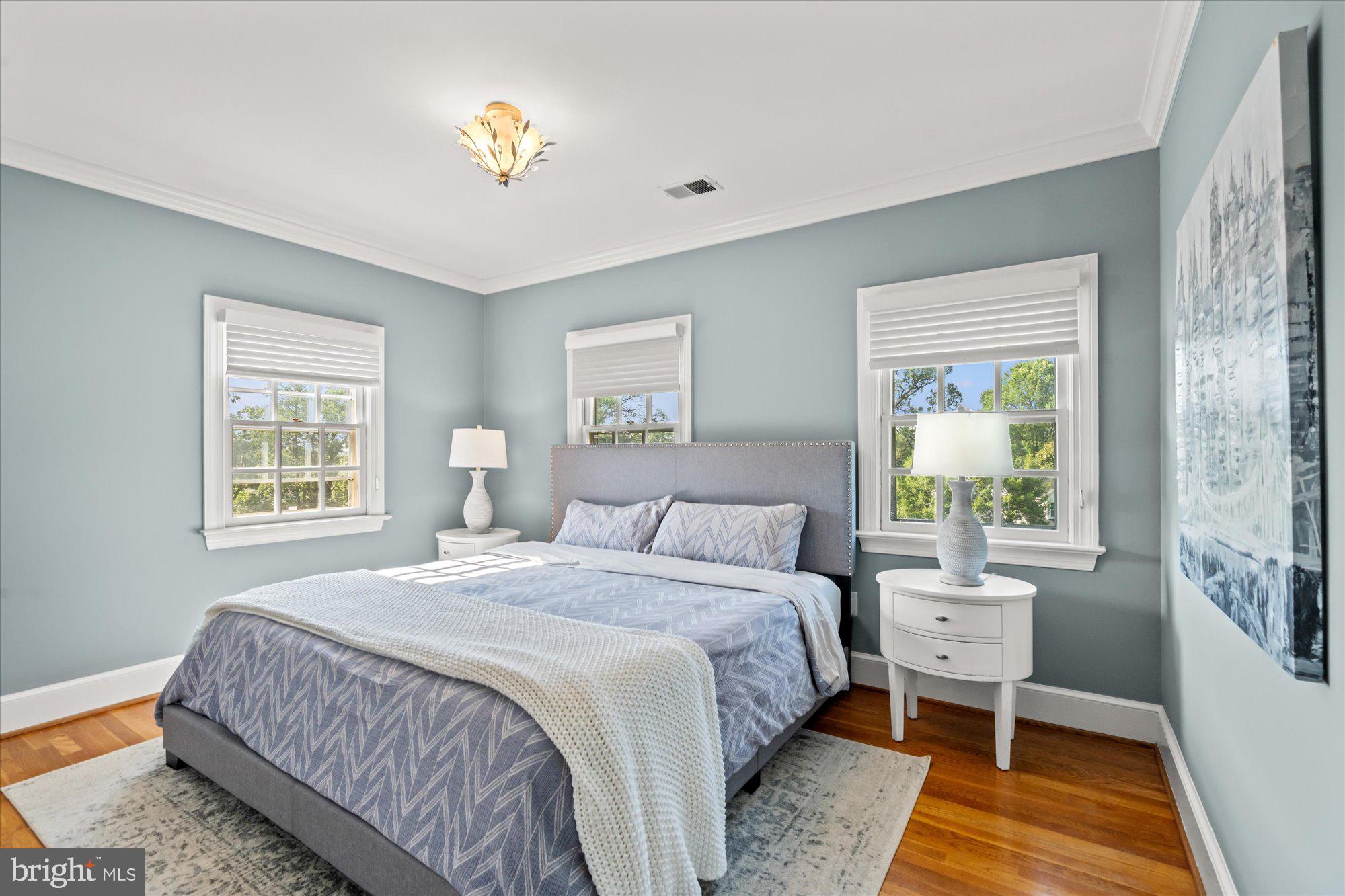 1904 BELLE HAVEN ROAD