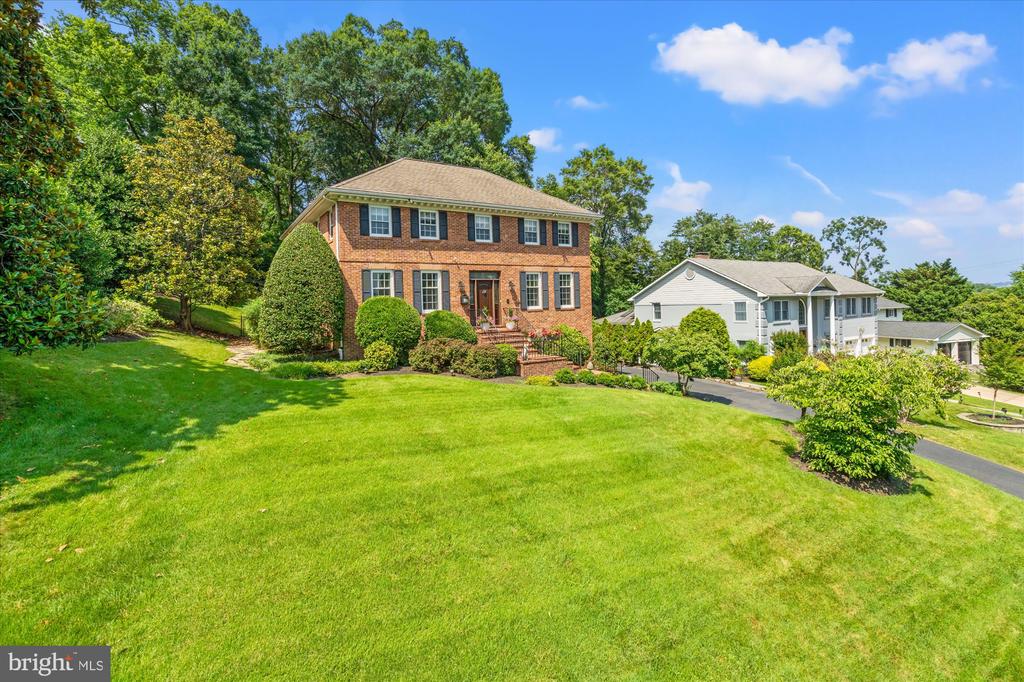 1904 BELLE HAVEN ROAD