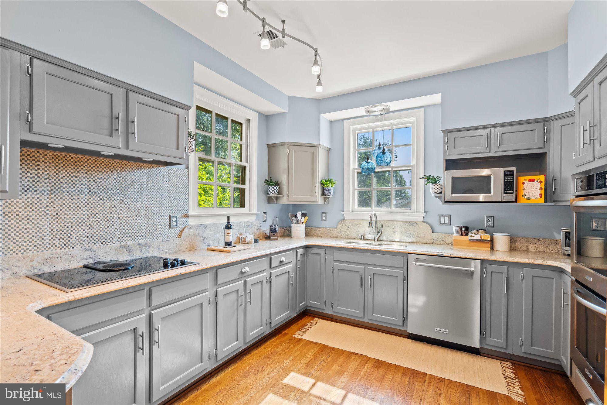 1904 BELLE HAVEN ROAD