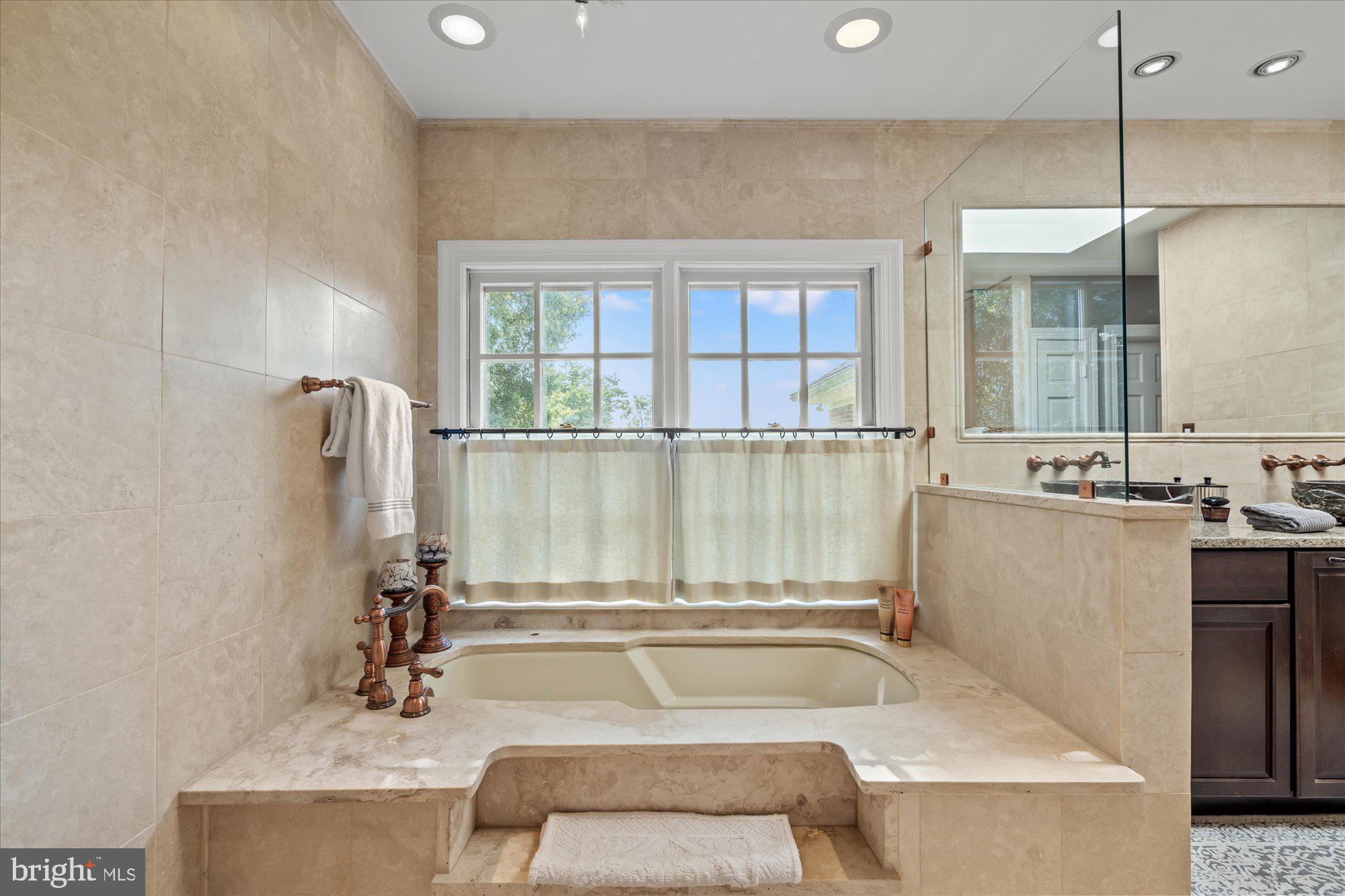 1904 BELLE HAVEN ROAD