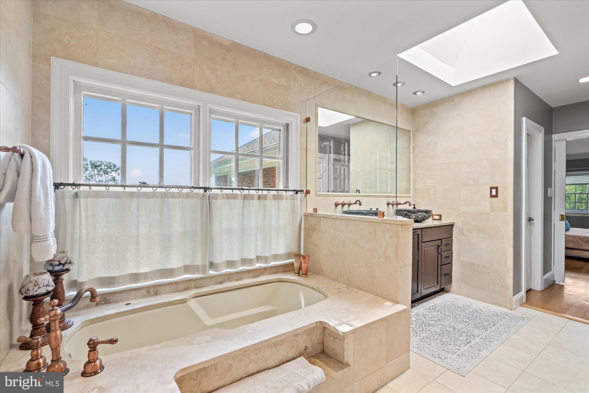 1904 BELLE HAVEN ROAD