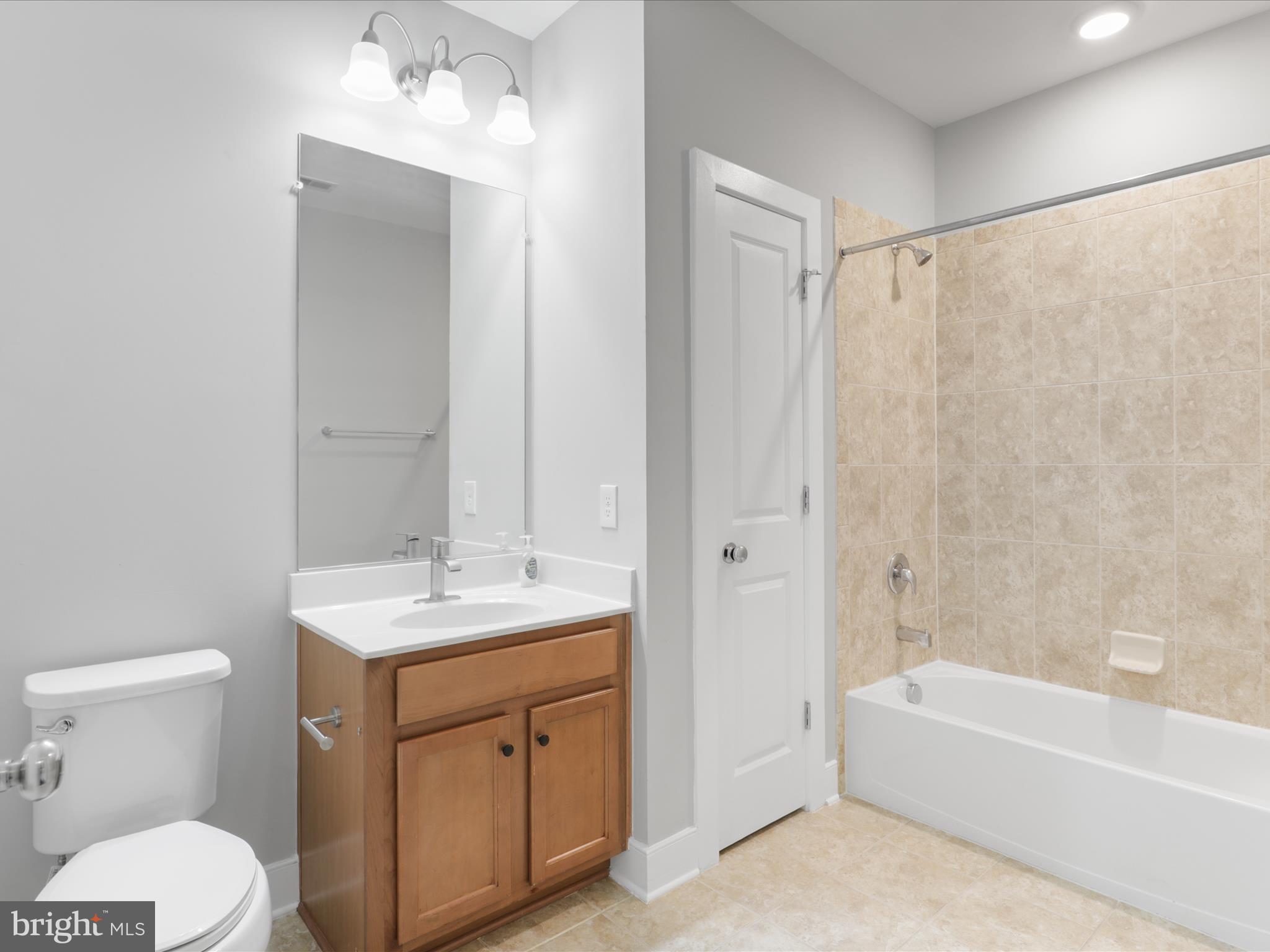 9521 BASTILLE STREET 207