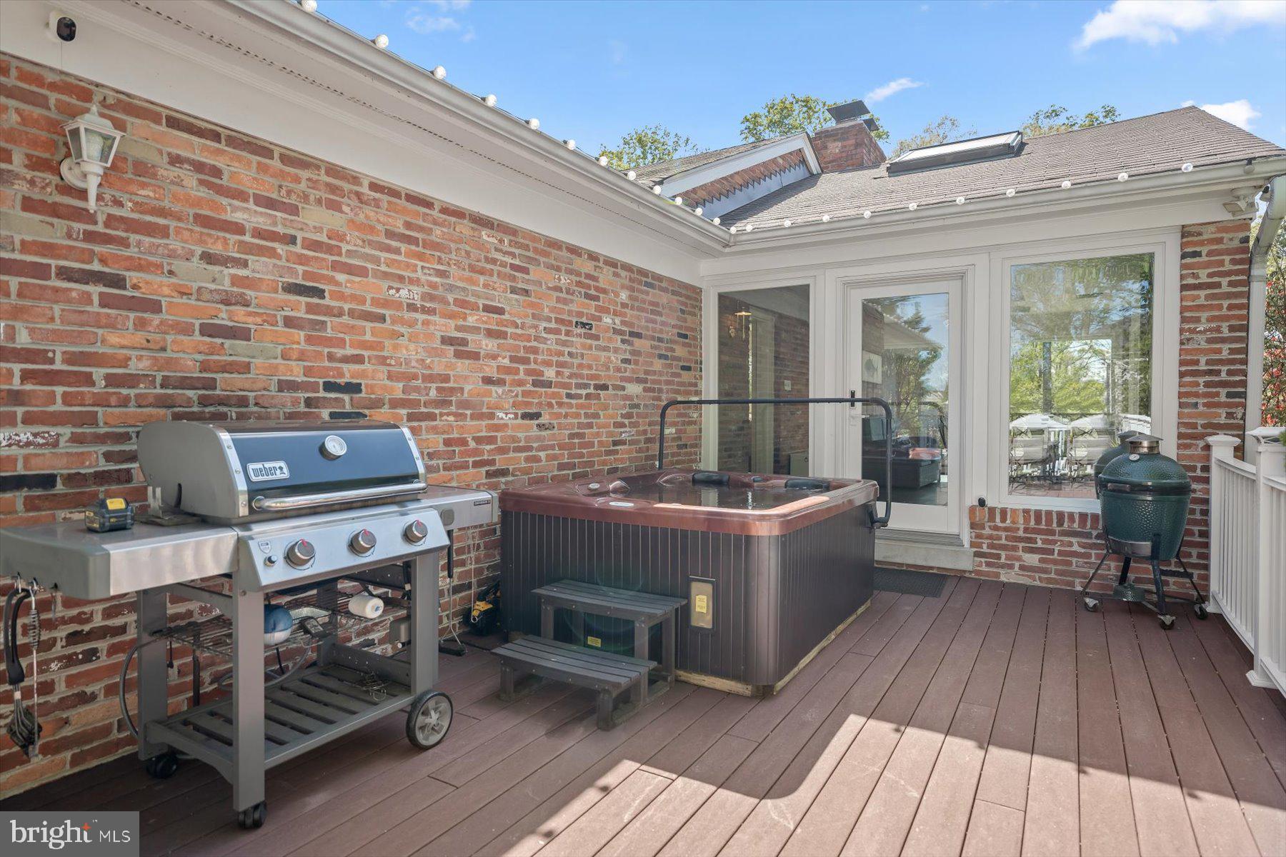 2807 MAPLE LANE