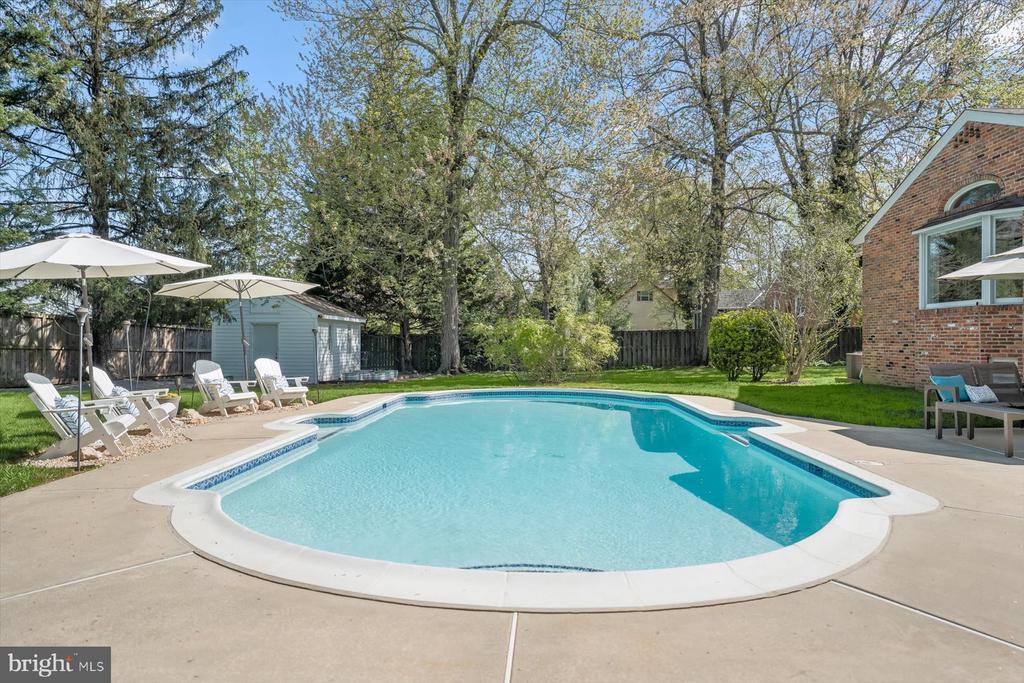 2807 MAPLE LANE