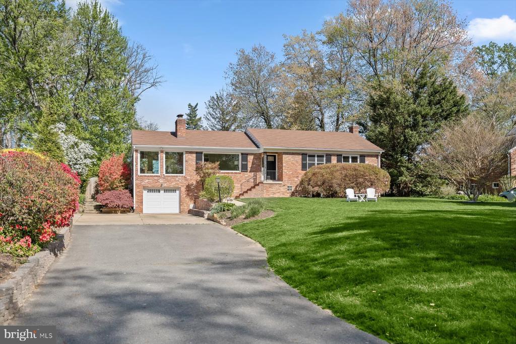 2807 MAPLE LANE