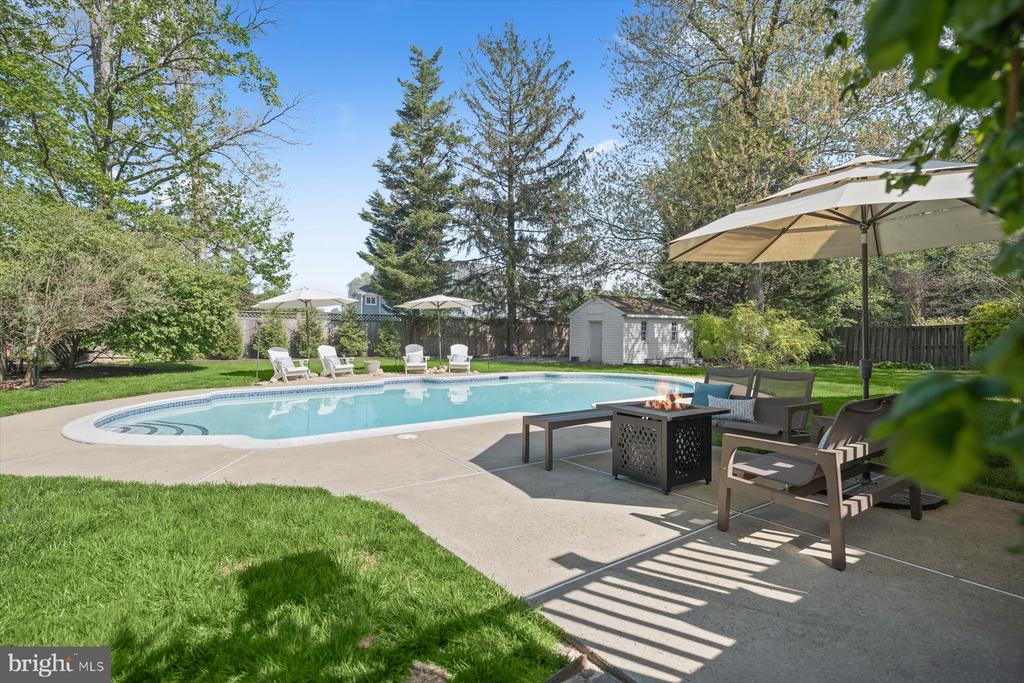 2807 MAPLE LANE