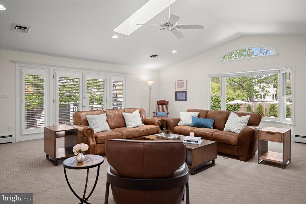 2807 MAPLE LANE