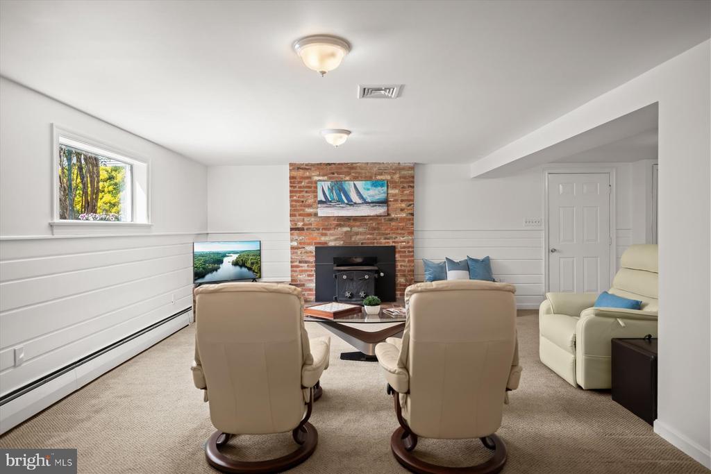 2807 MAPLE LANE