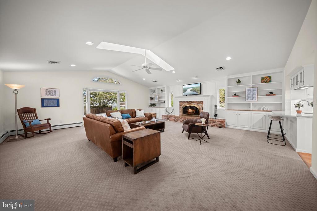 2807 MAPLE LANE