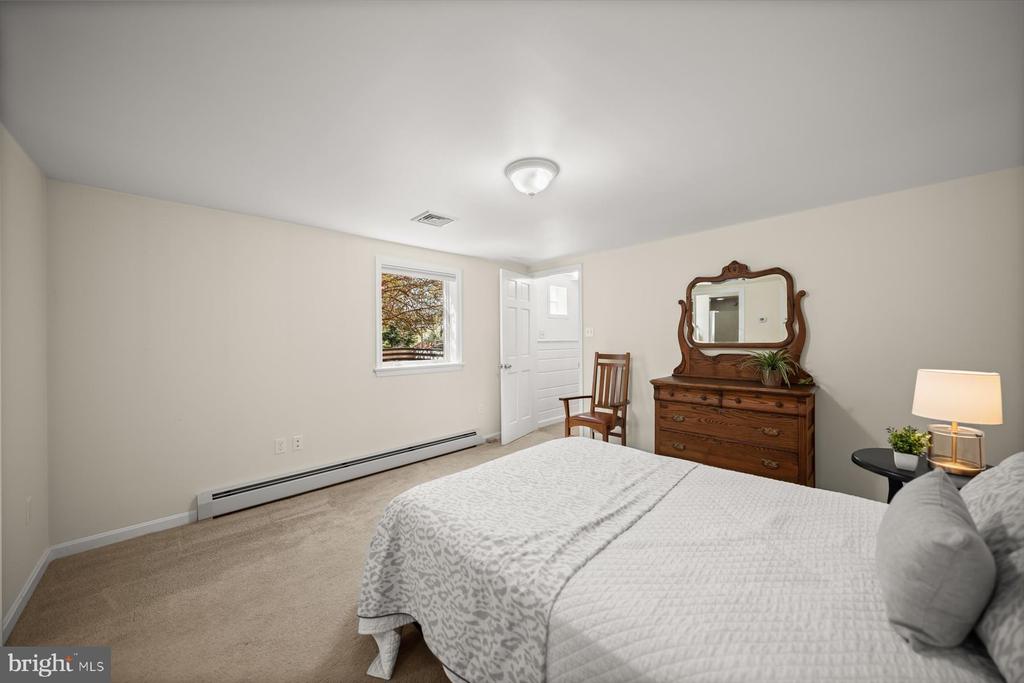 2807 MAPLE LANE