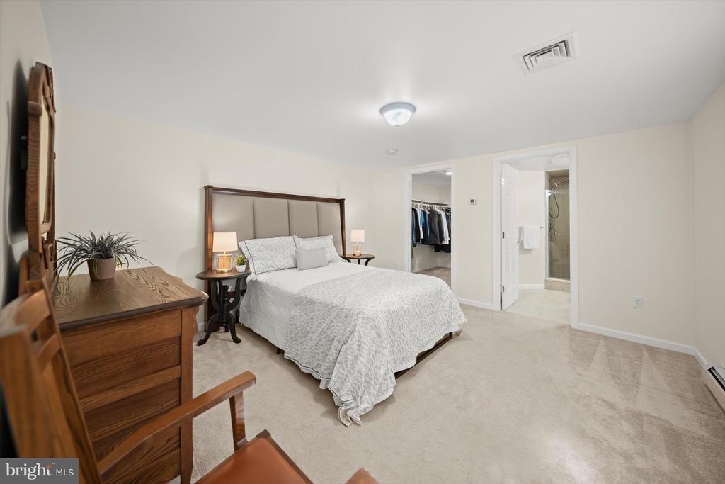 2807 MAPLE LANE