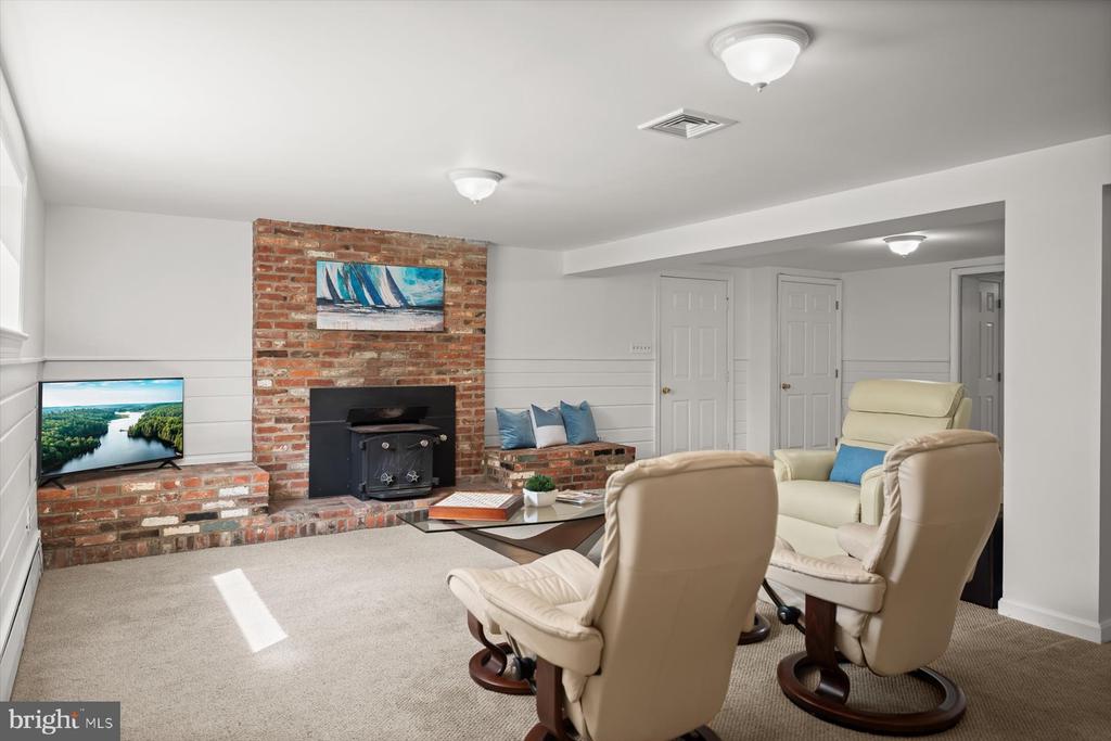 2807 MAPLE LANE