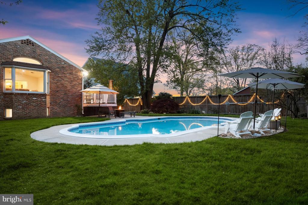 2807 MAPLE LANE