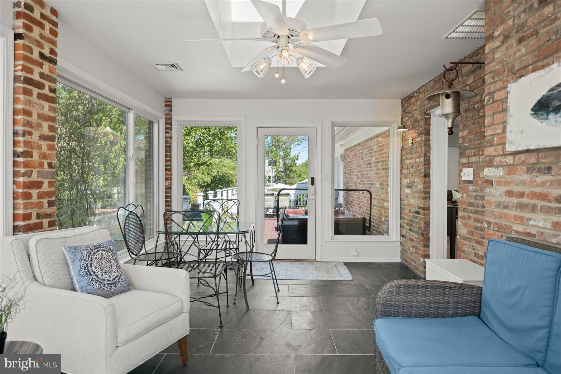2807 MAPLE LANE
