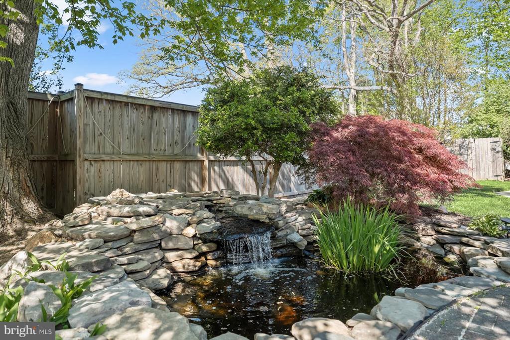 2807 MAPLE LANE