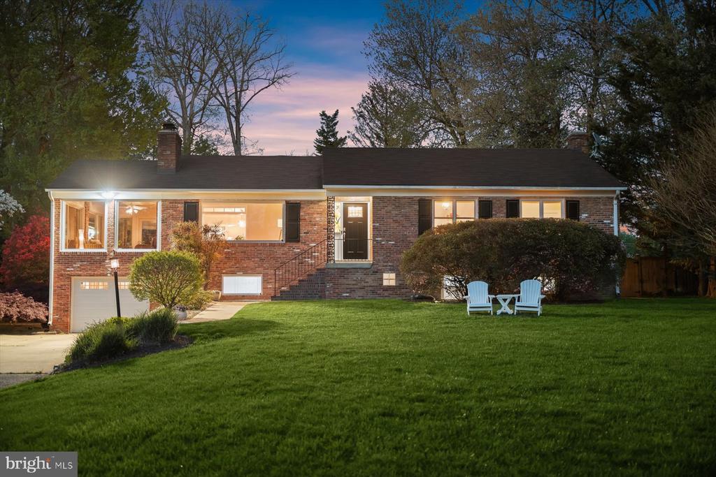 2807 MAPLE LANE