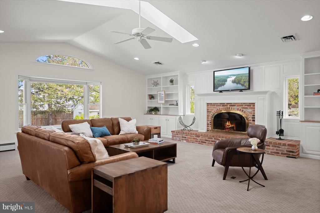 2807 MAPLE LANE