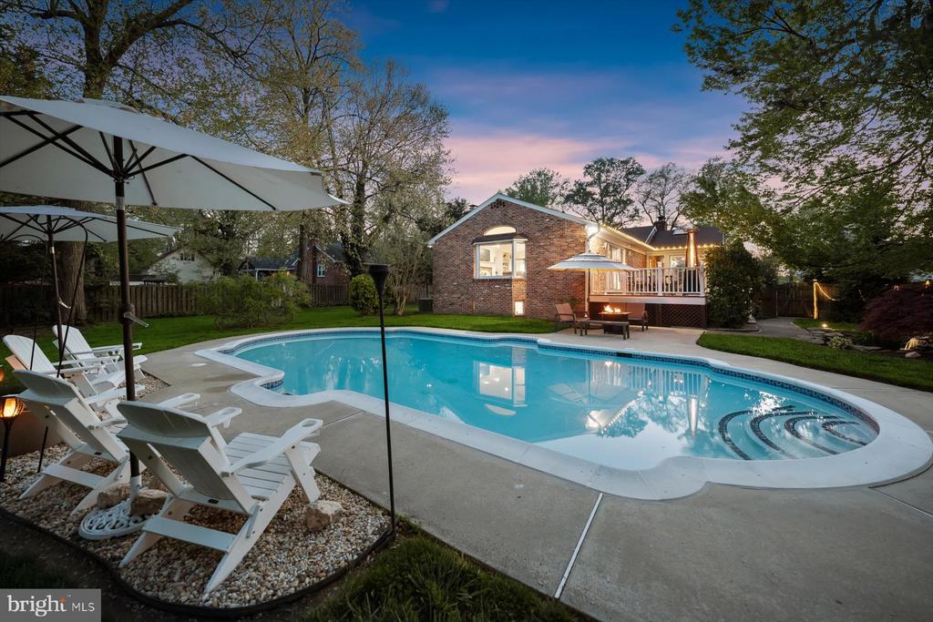 2807 MAPLE LANE