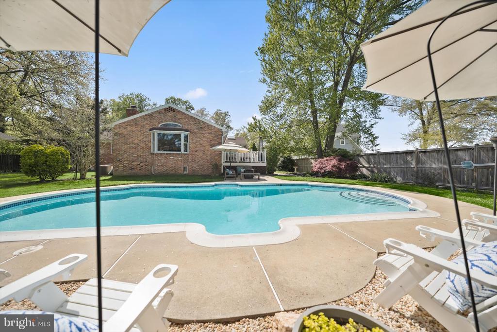 2807 MAPLE LANE