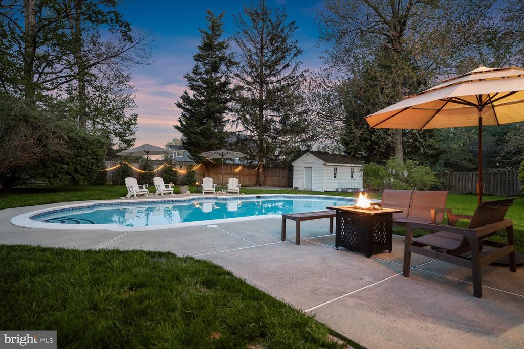 2807 MAPLE LANE