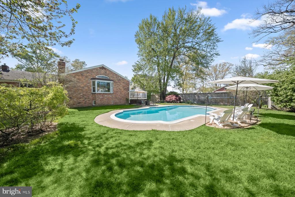 2807 MAPLE LANE