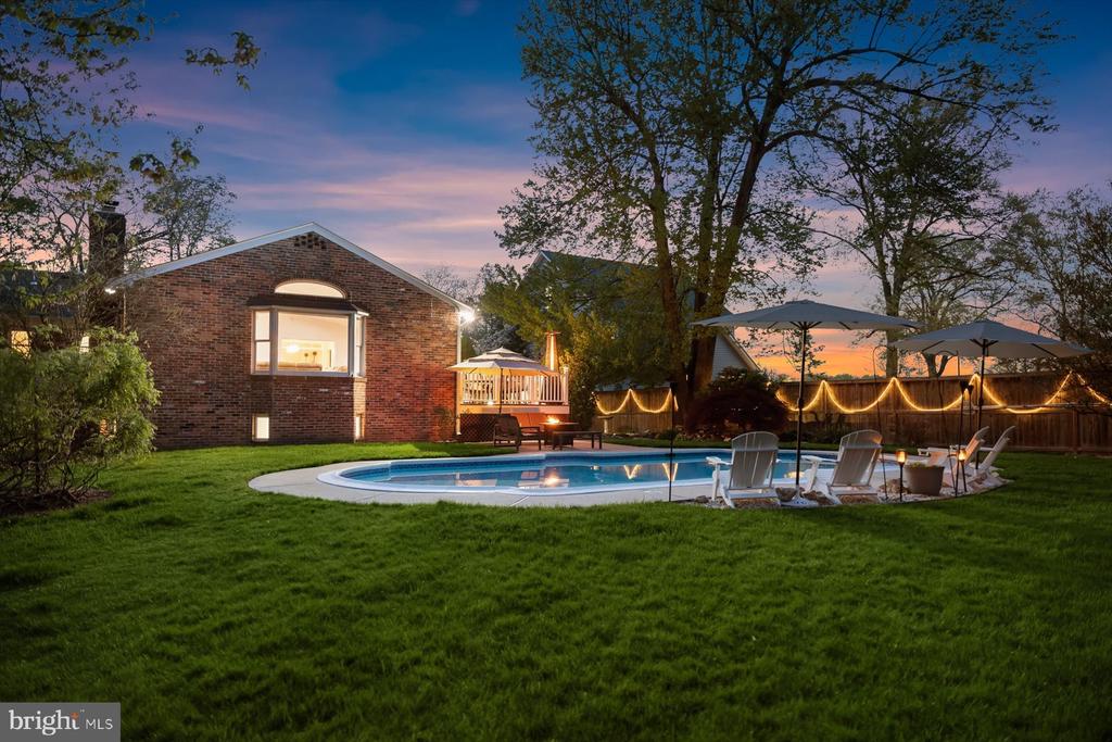 2807 MAPLE LANE