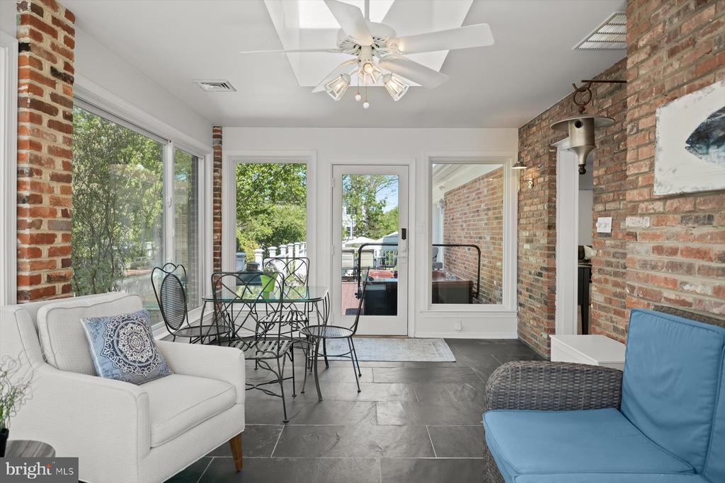 2807 MAPLE LANE