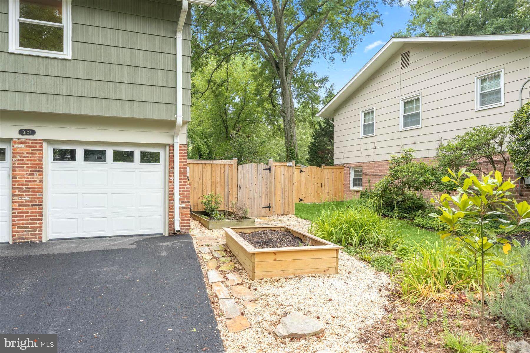 3127 BATTERSEA LANE