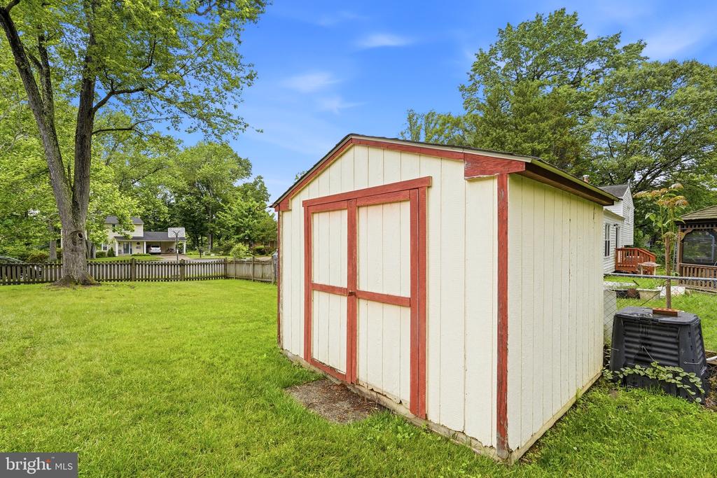 8416 DANFORD COURT