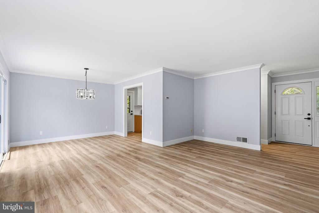 8416 DANFORD COURT