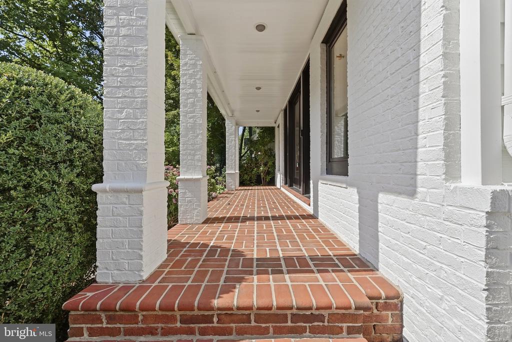 2850 ROSEMARY LANE