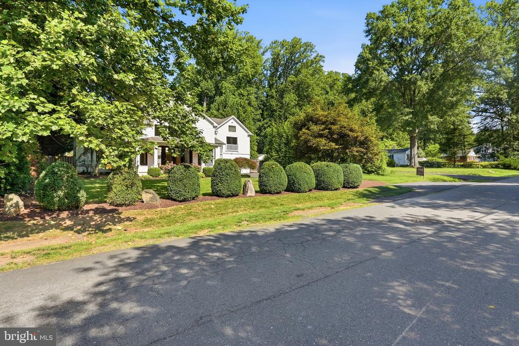 2850 ROSEMARY LANE