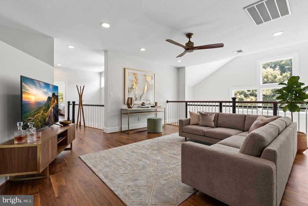 2850 ROSEMARY LANE