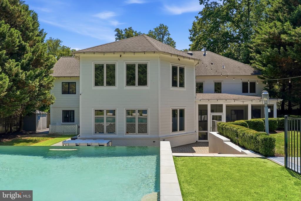 2850 ROSEMARY LANE