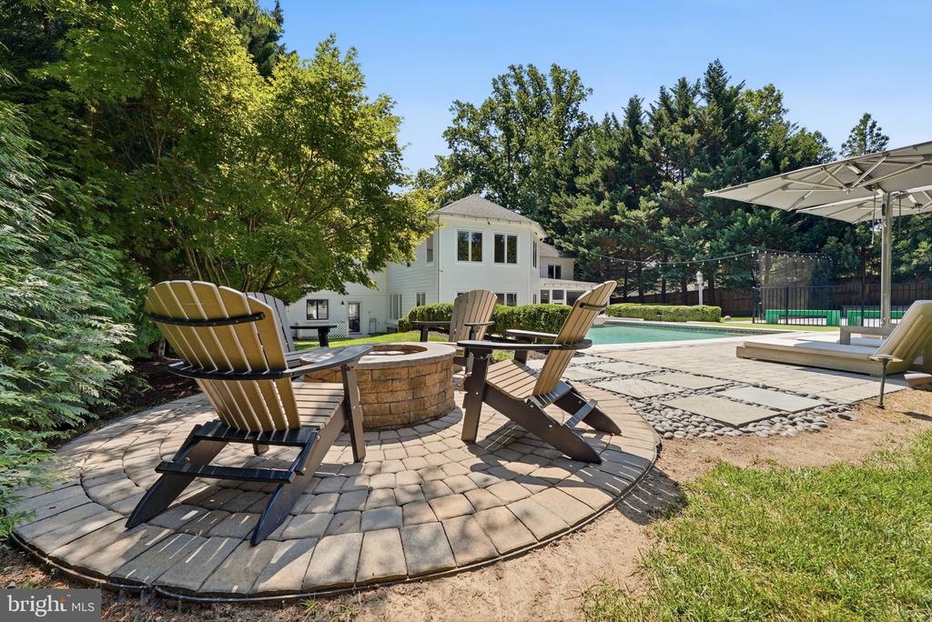 2850 ROSEMARY LANE