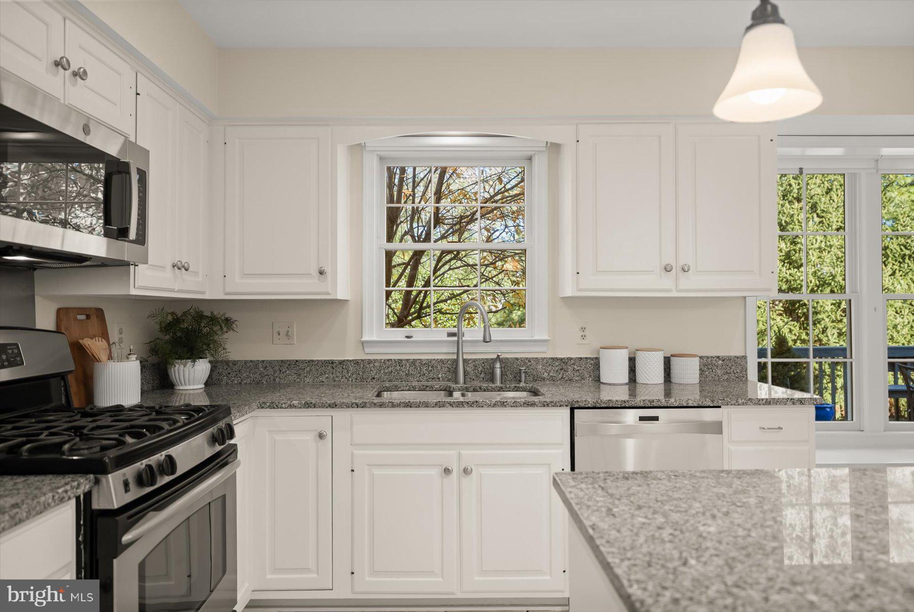 714 DONALDSON LANE SW