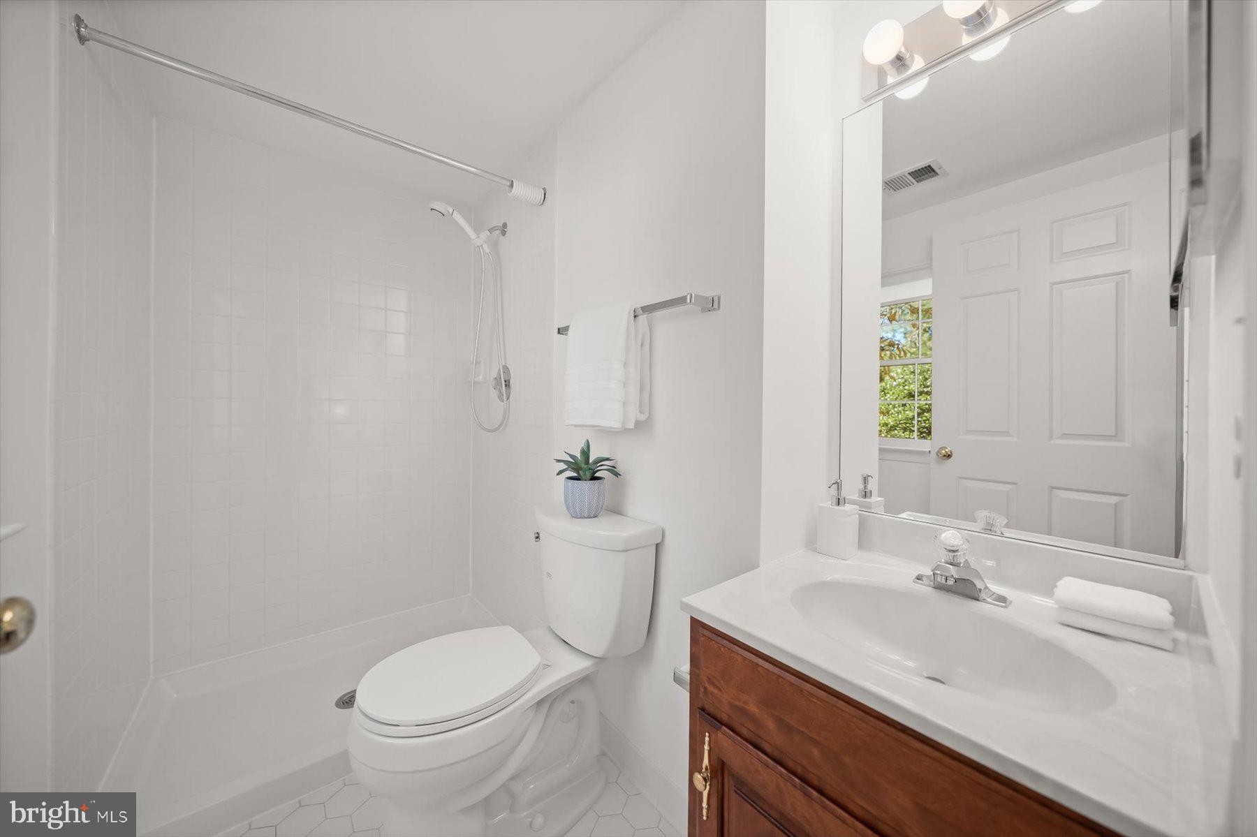 714 DONALDSON LANE SW