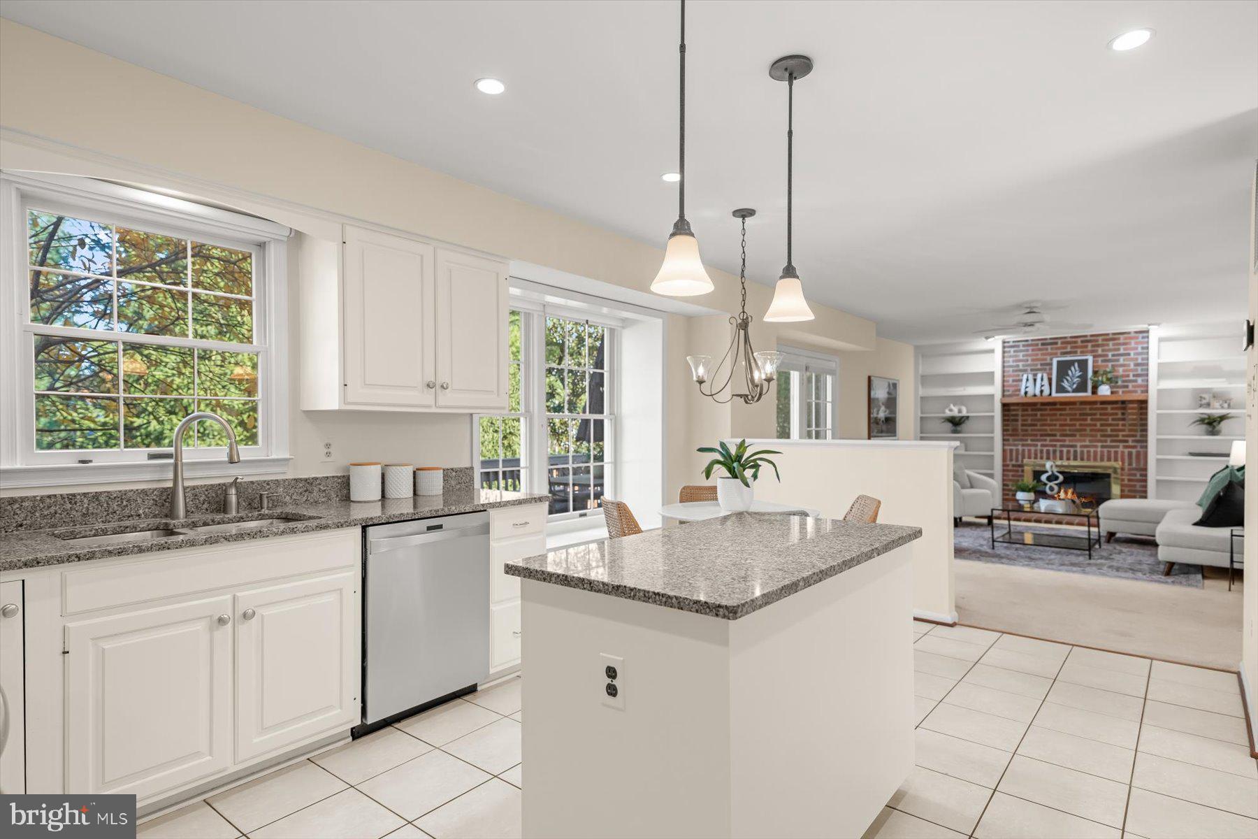 714 DONALDSON LANE SW