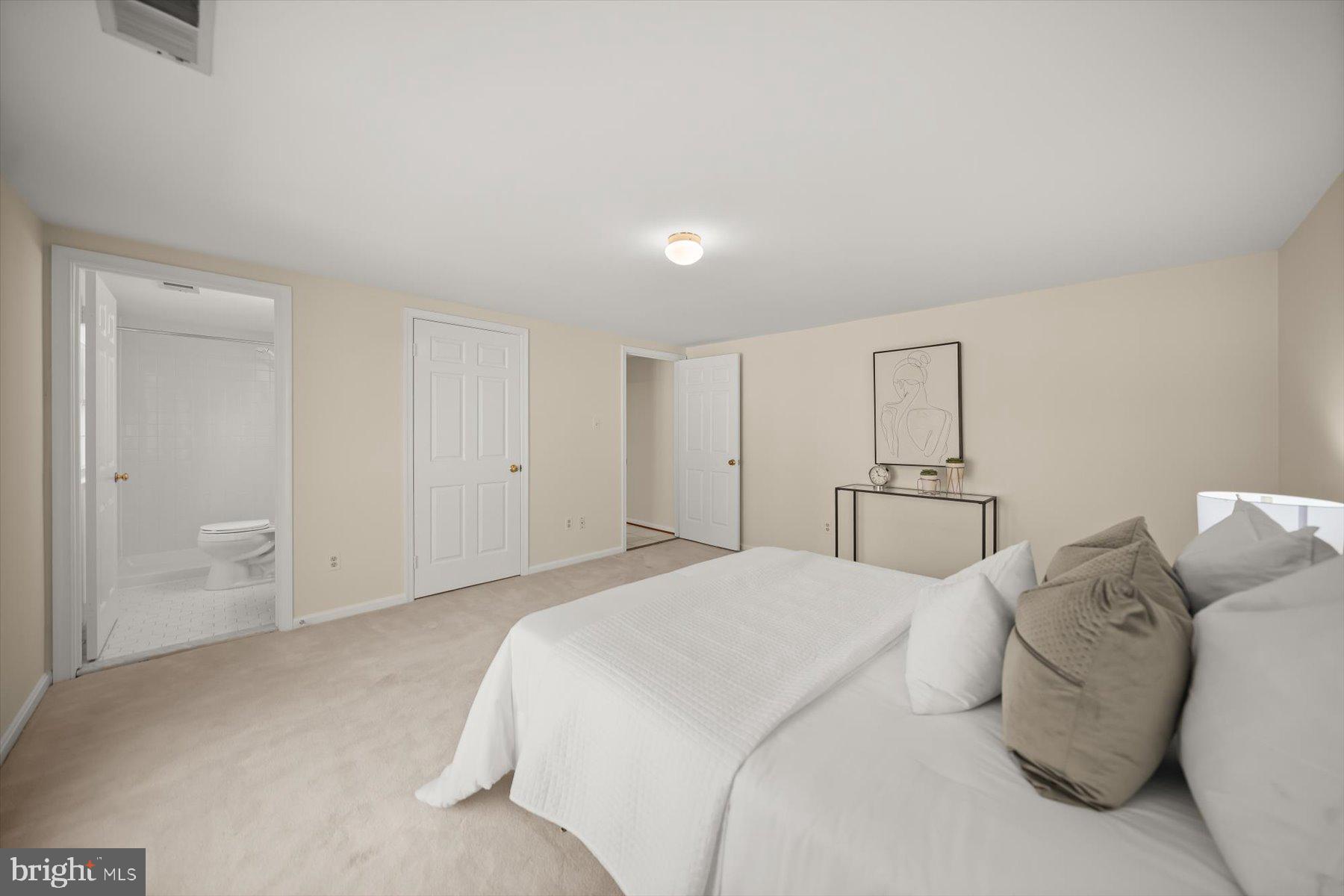 714 DONALDSON LANE SW