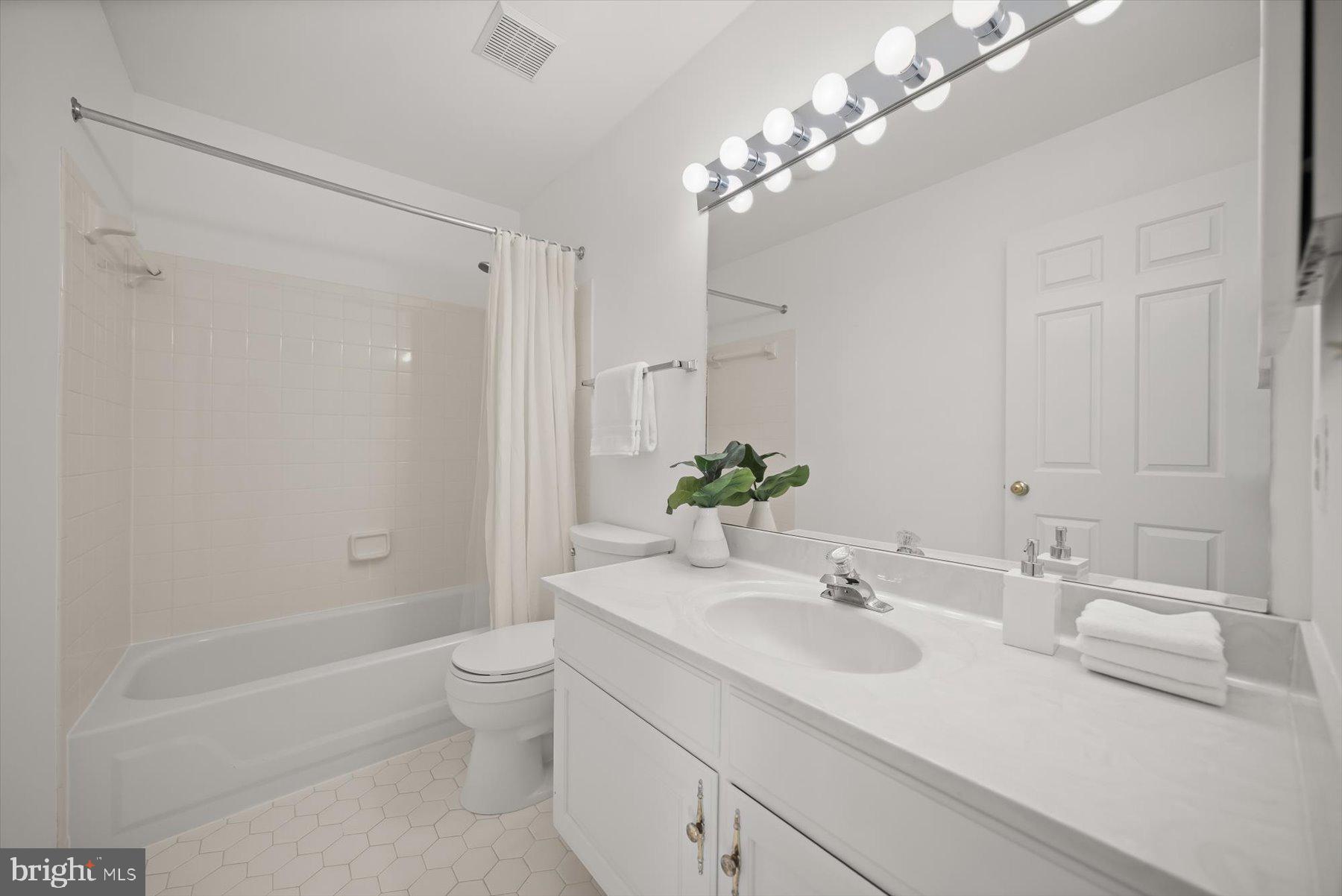 714 DONALDSON LANE SW