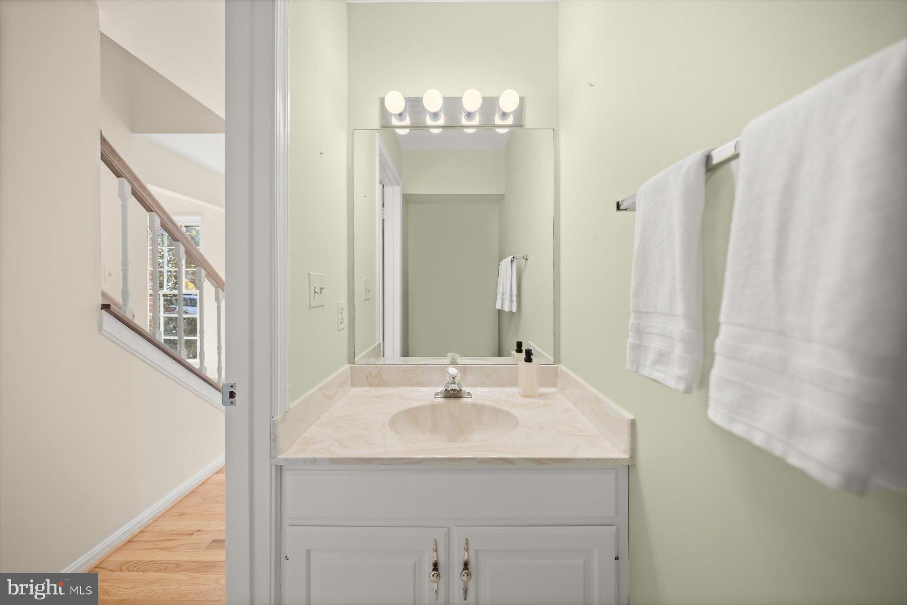 714 DONALDSON LANE SW