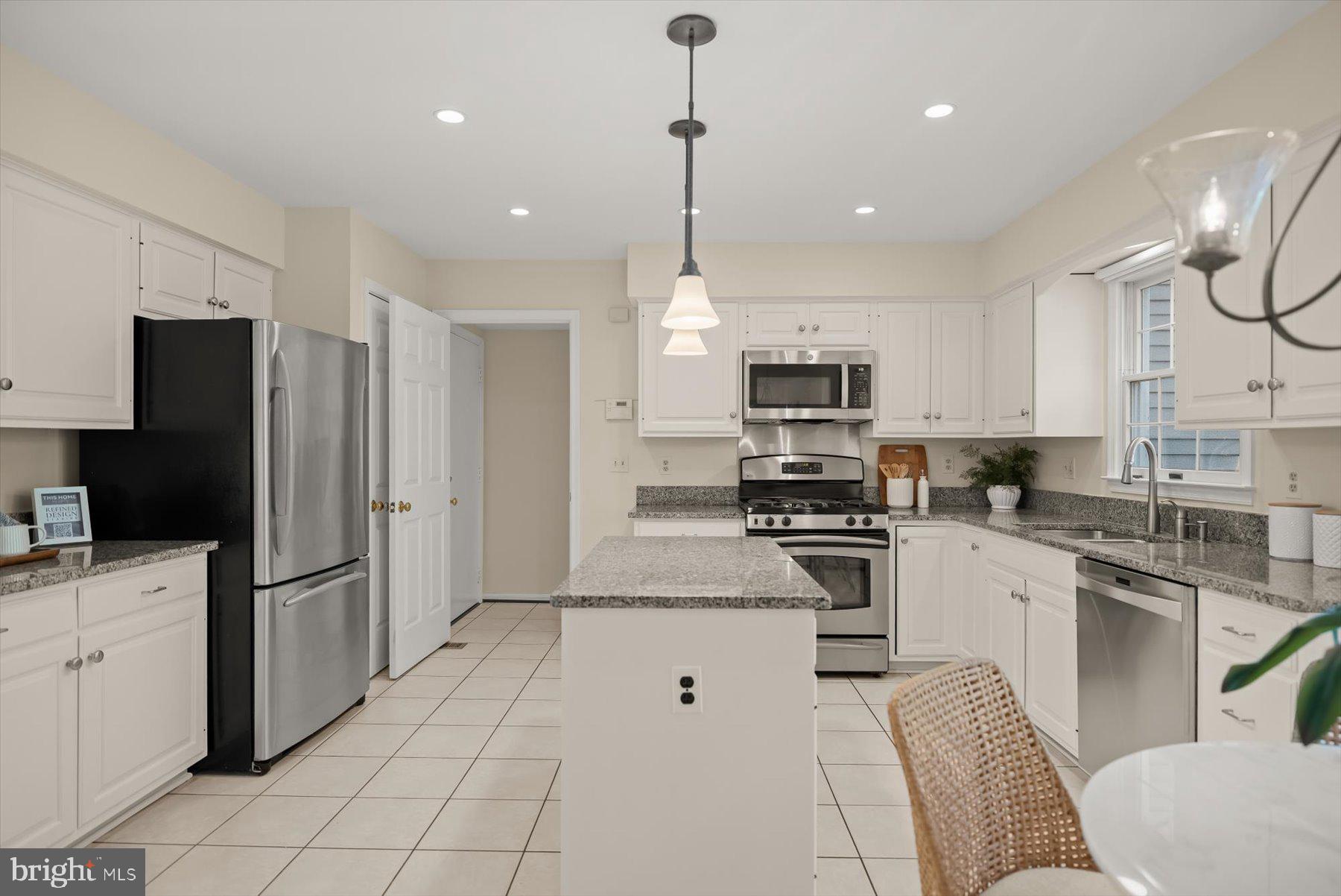 714 DONALDSON LANE SW