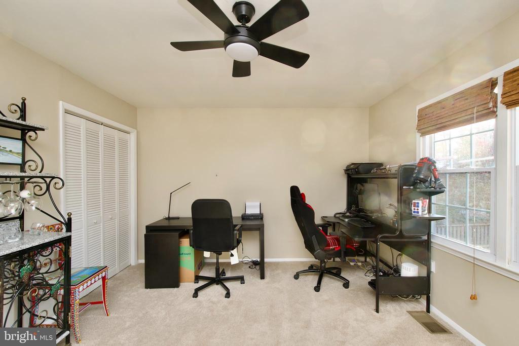 11960 Governors Ct