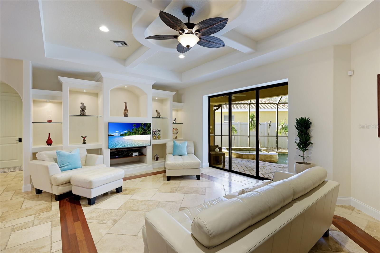 5624 AARON CT