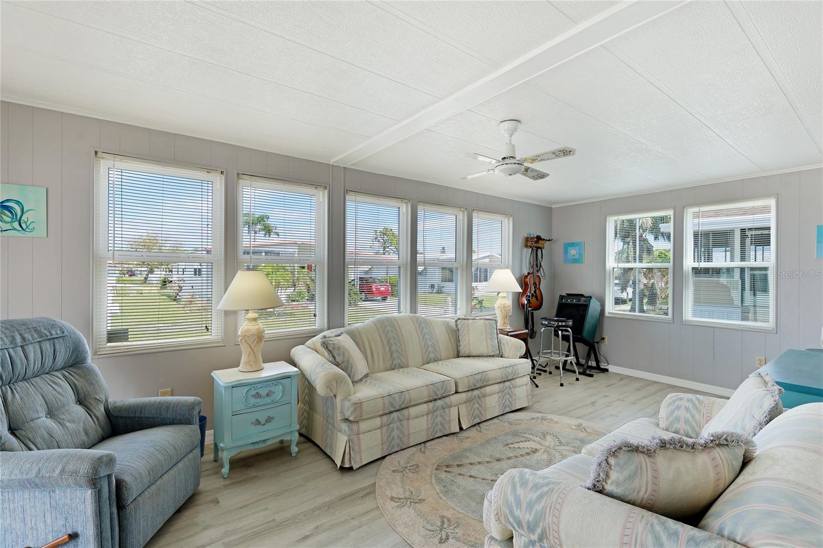 62 S EASTER ISLAND CIR